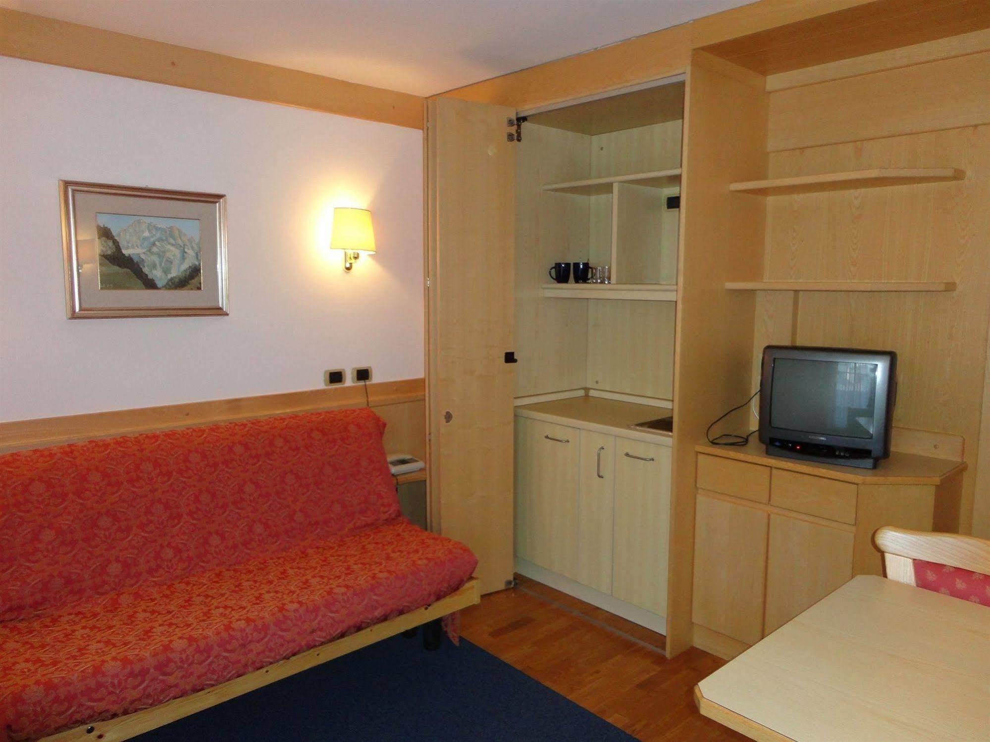 Garni Aritz Hotel Campitello di Fassa Buitenkant foto