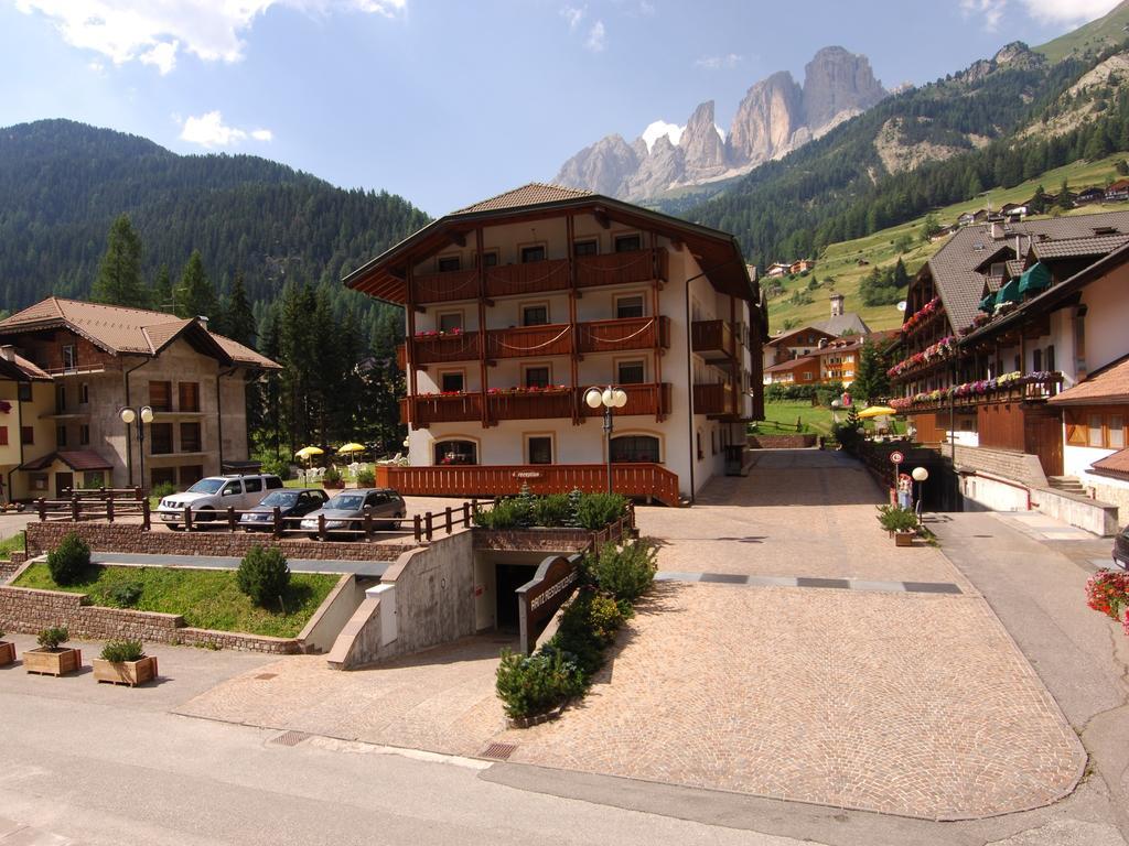 Garni Aritz Hotel Campitello di Fassa Buitenkant foto