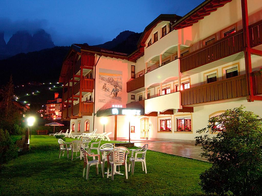 Garni Aritz Hotel Campitello di Fassa Buitenkant foto