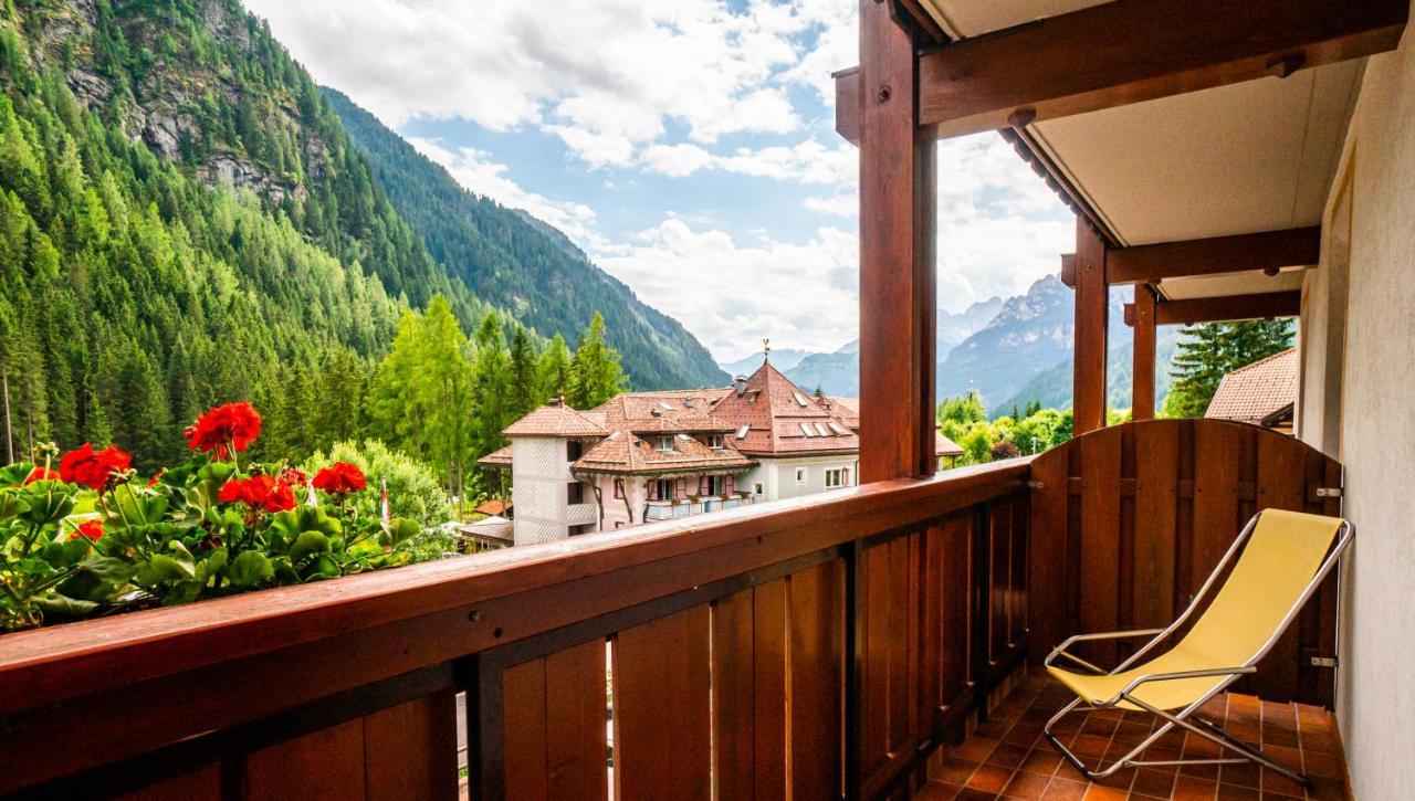 Garni Aritz Hotel Campitello di Fassa Buitenkant foto