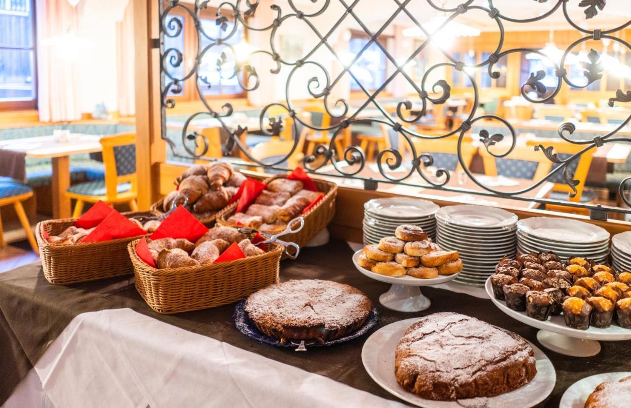 Garni Aritz Hotel Campitello di Fassa Buitenkant foto