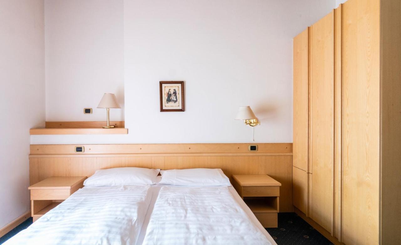 Garni Aritz Hotel Campitello di Fassa Buitenkant foto